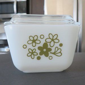 Pyrex Spring Blossom Crazy Daisy Refrigerator Dish